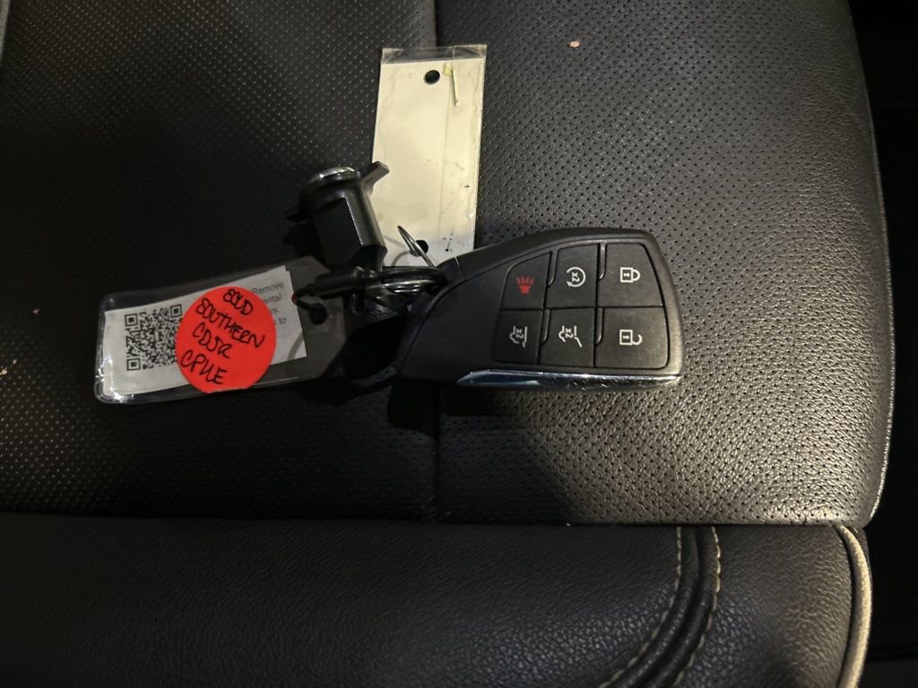 Used 2024 GMC Yukon SLT image 35