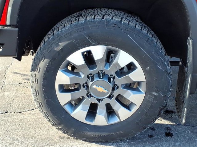 Used 2024 Chevrolet Silverado 2500 Custom w/ Custom Value Package image 30