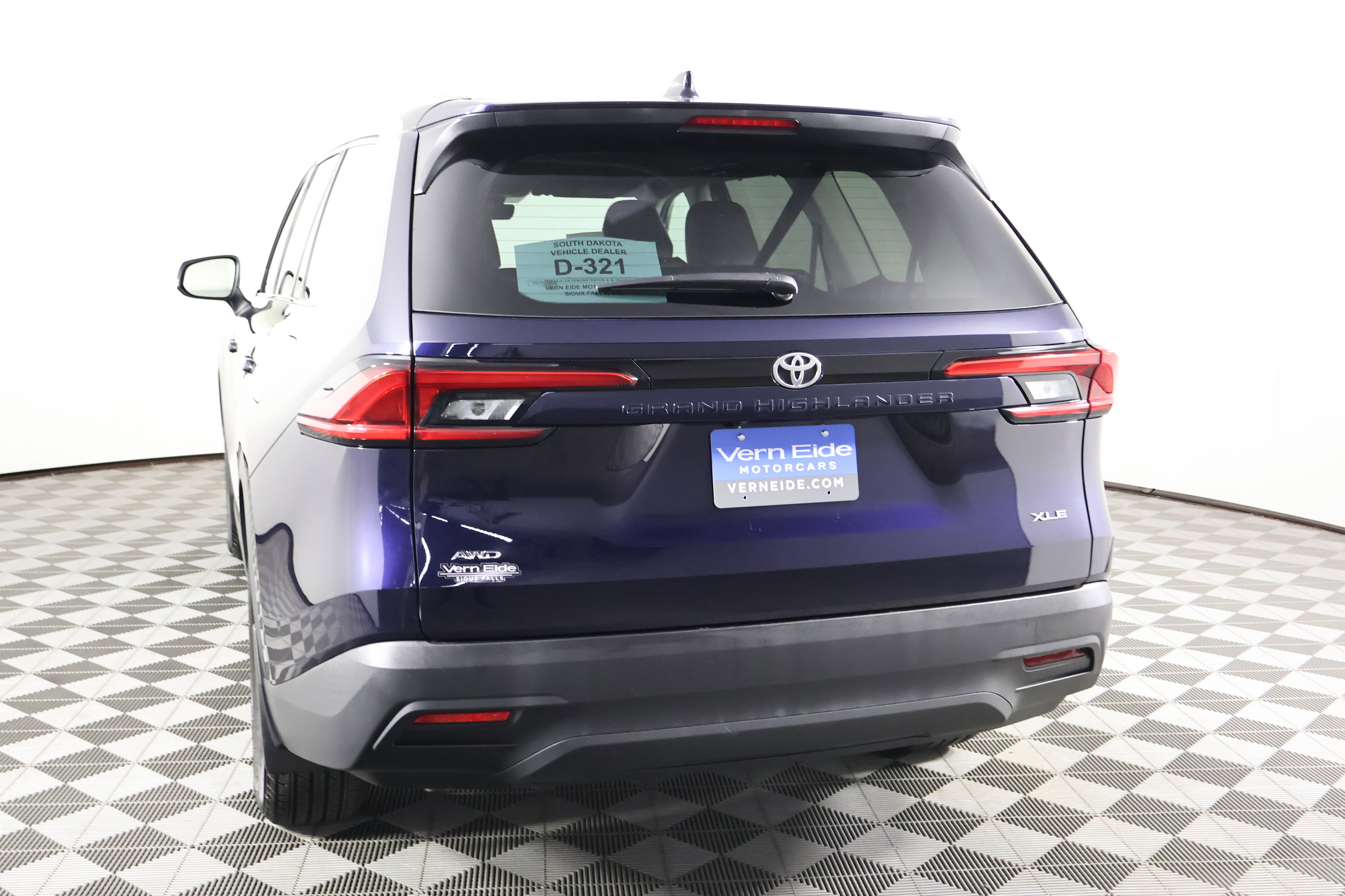 Used 2024 Toyota Grand Highlander XLE image 7