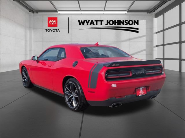 Used 2016 Dodge Challenger R/T Scat Pack RWD image 3