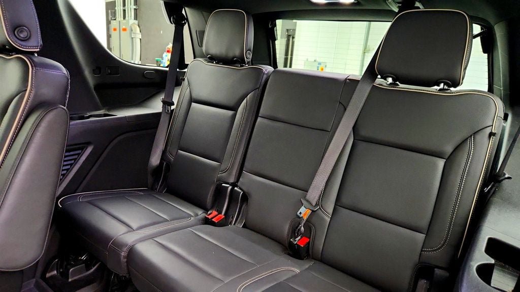Used 2021 GMC Yukon SLT w/ SLT Premium Package AWD/4WD image 23