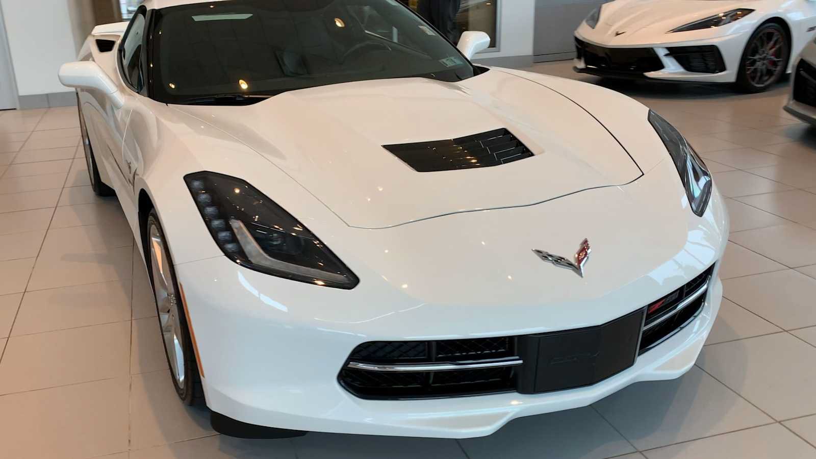Certified 2014 Chevrolet Corvette Stingray Coupe RWD image 2
