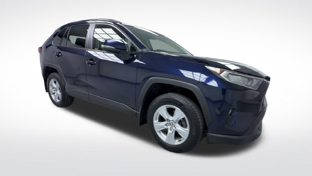 Used 2019 Toyota RAV4 XLE w/ Convenience Package AWD/4WD image 2