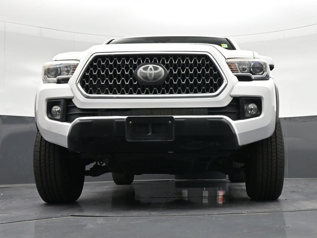 Used 2018 Toyota Tacoma TRD Off-Road w/ Technology Package AWD/4WD image 33
