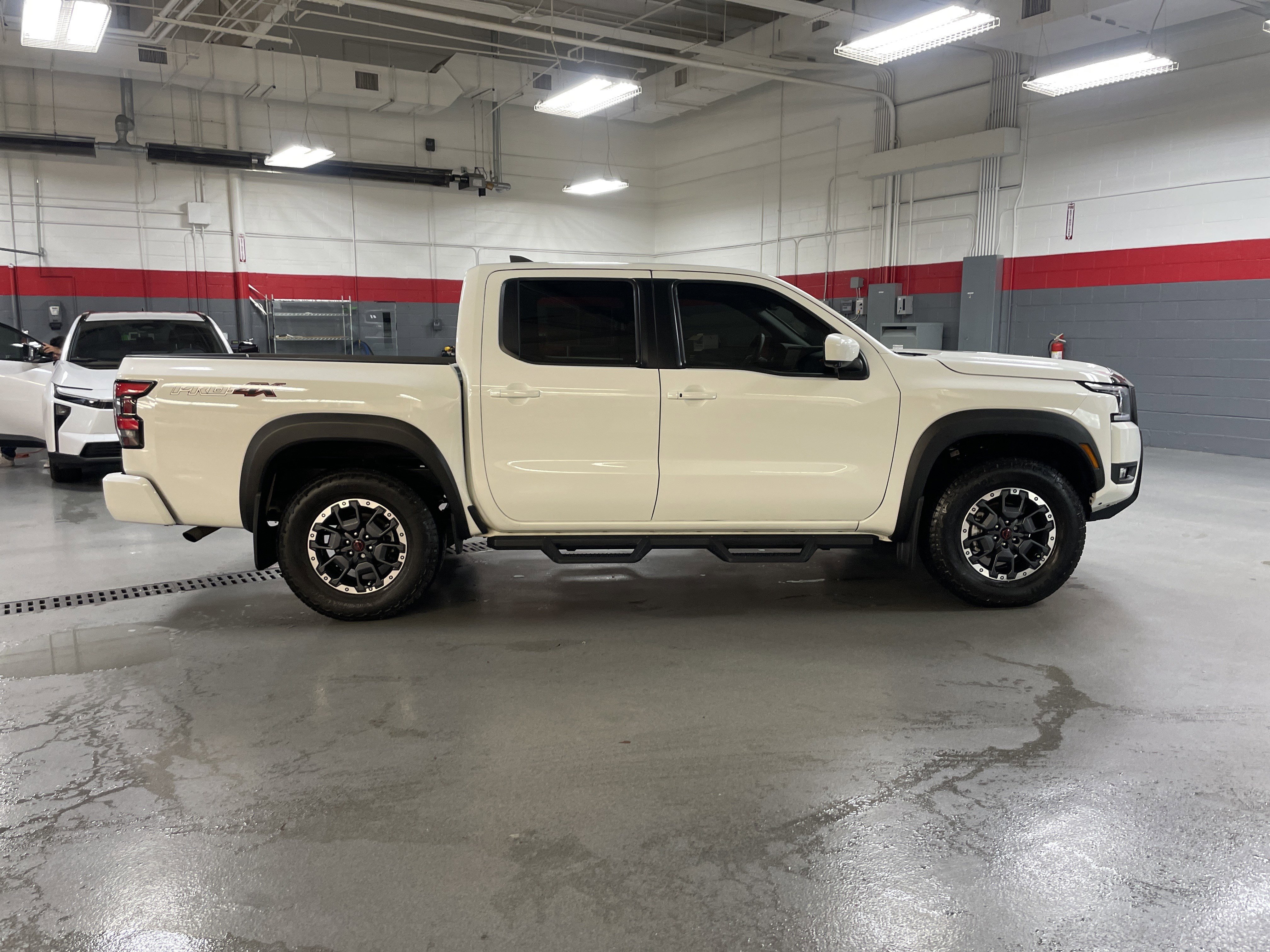 Used 2025 Nissan Frontier PRO-4X w/ Pro Premium Package AWD/4WD image 11