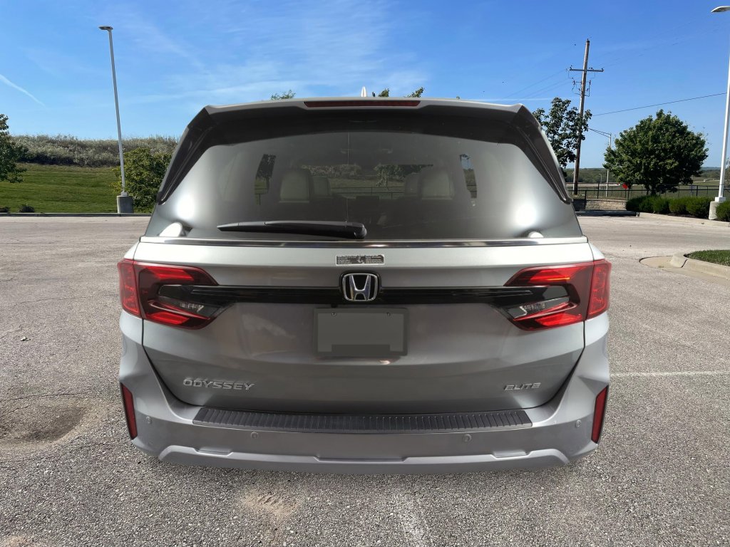 New 2026 Honda Odyssey Elite image 3