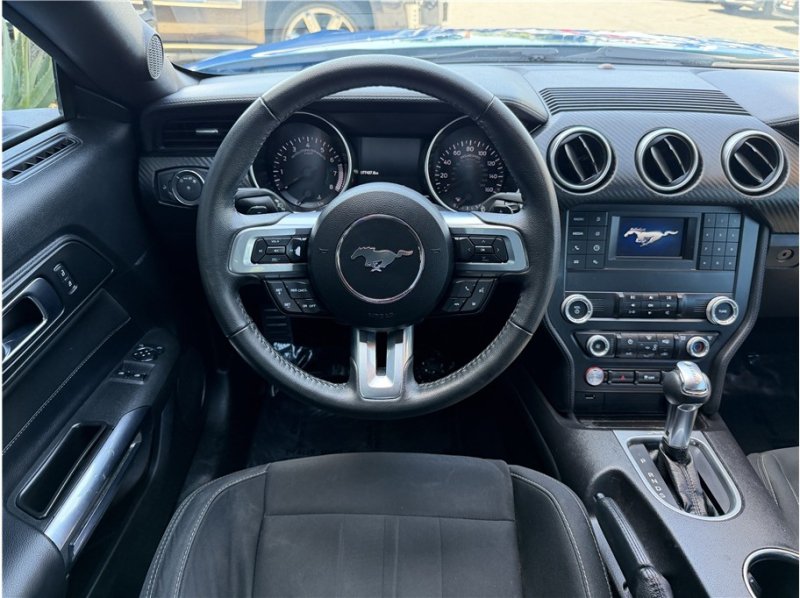 Used 2020 Ford Mustang Coupe RWD image 30