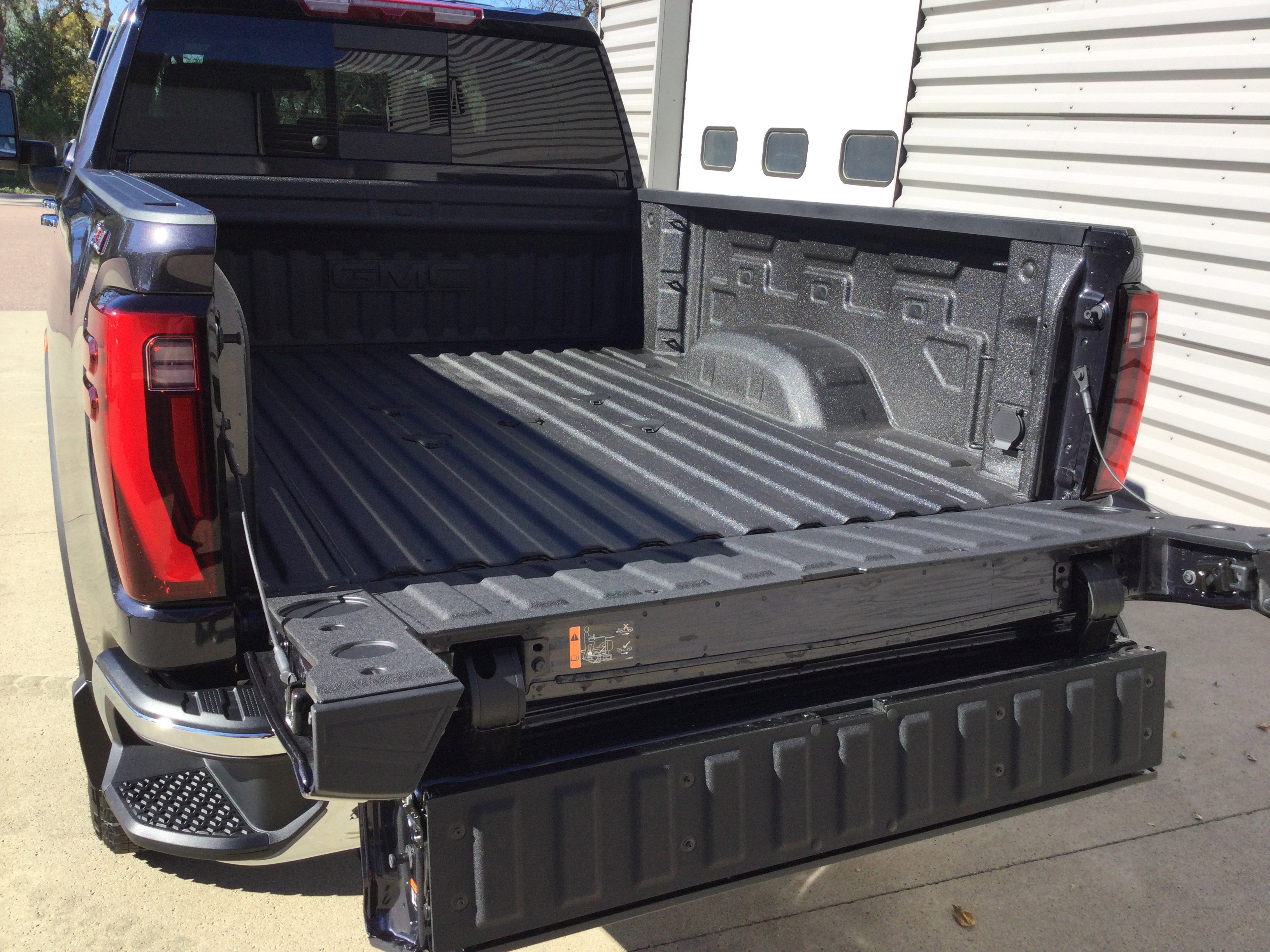 New 2026 GMC Sierra 3500 SLT w/ SLT Premium Package image 5