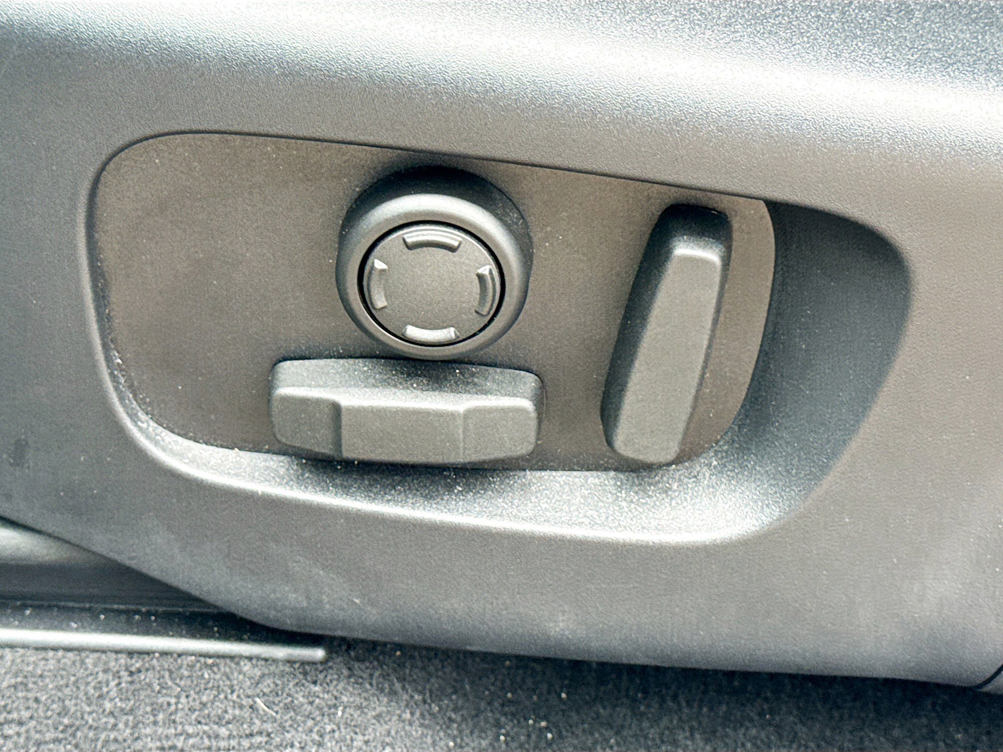 Certified 2025 Land Rover Discovery Sport S image 24