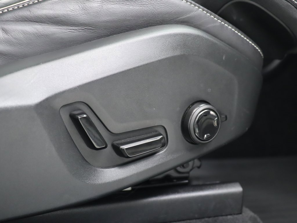 Used 2020 Volvo XC60 T5 R-Design w/ Protection Package image 19