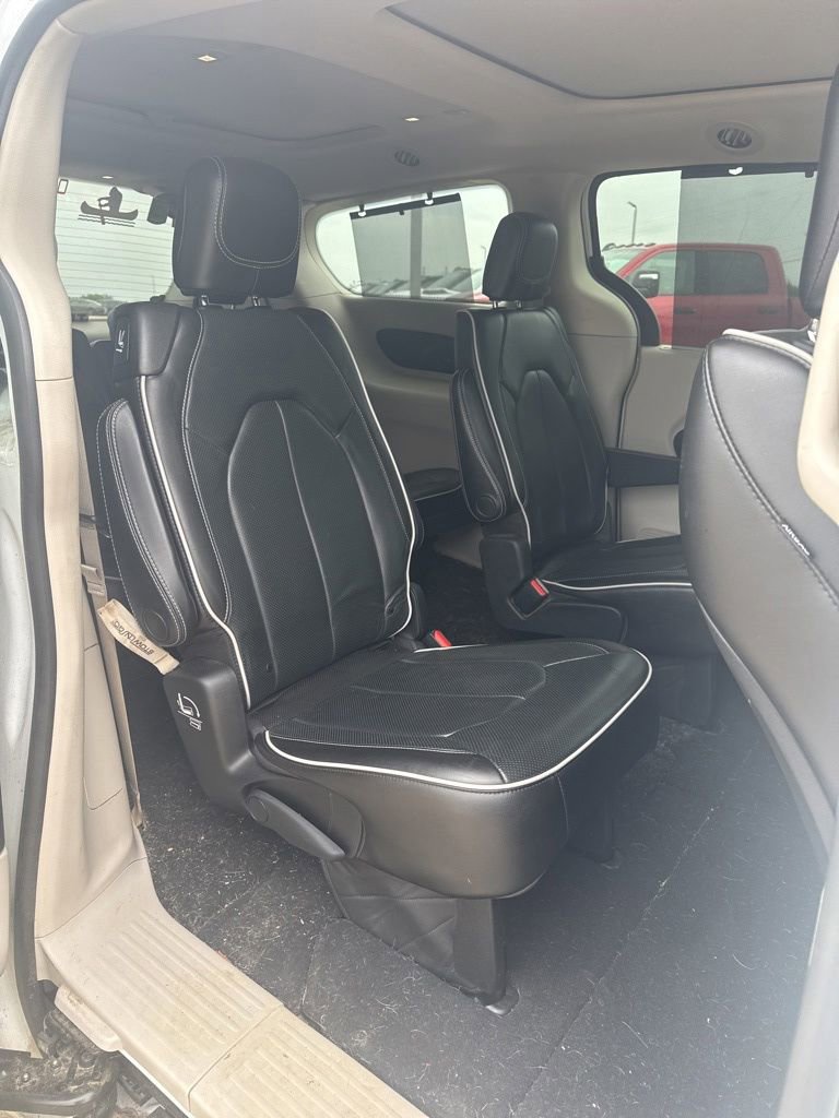 Used 2021 Chrysler Pacifica Limited AWD/4WD image 15