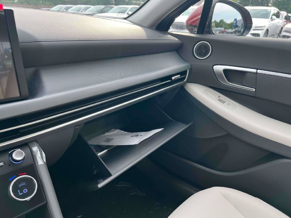 New 2026 Hyundai Sonata SEL FWD image 19