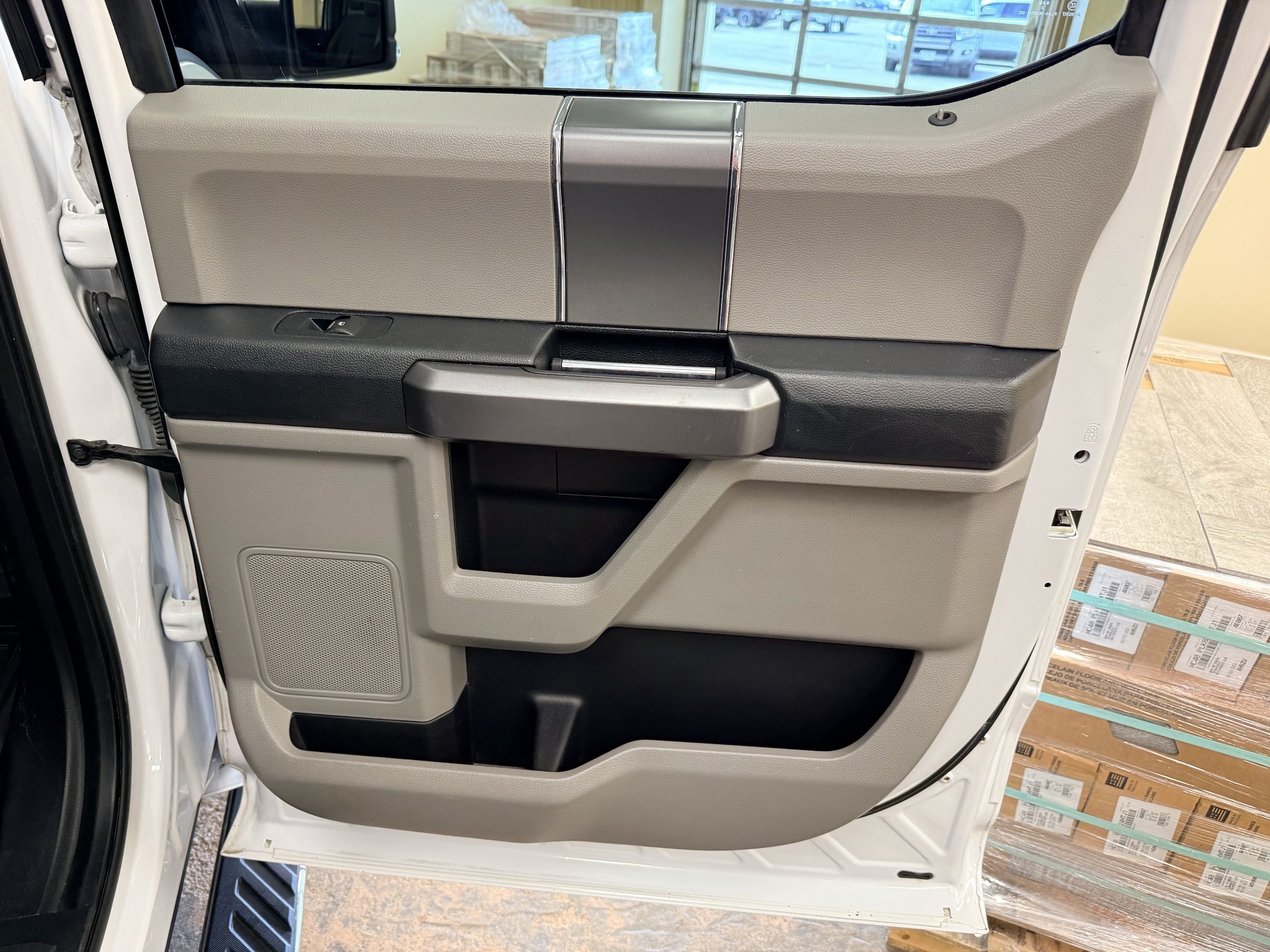 Used 2019 Ford F150 XLT w/ Equipment Group 302A Luxury AWD/4WD image 17