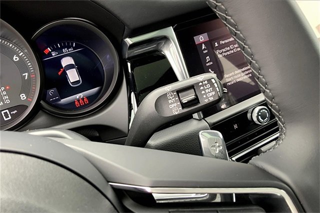 New 2025 Porsche Macan image 37