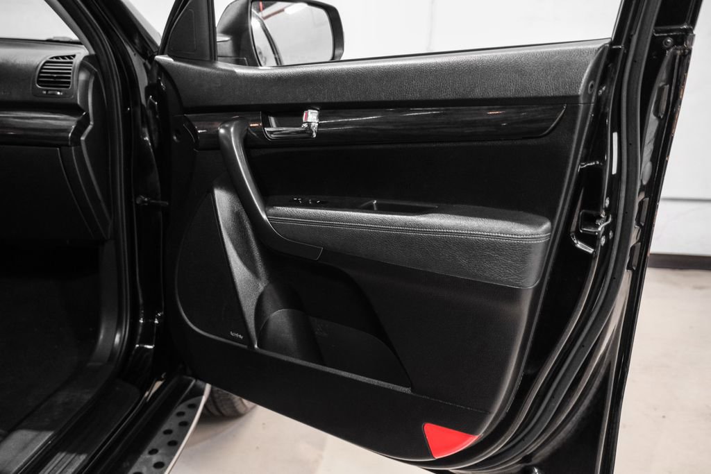 Used 2012 Kia Sorento EX w/ EX V6 Premium Pkg image 42