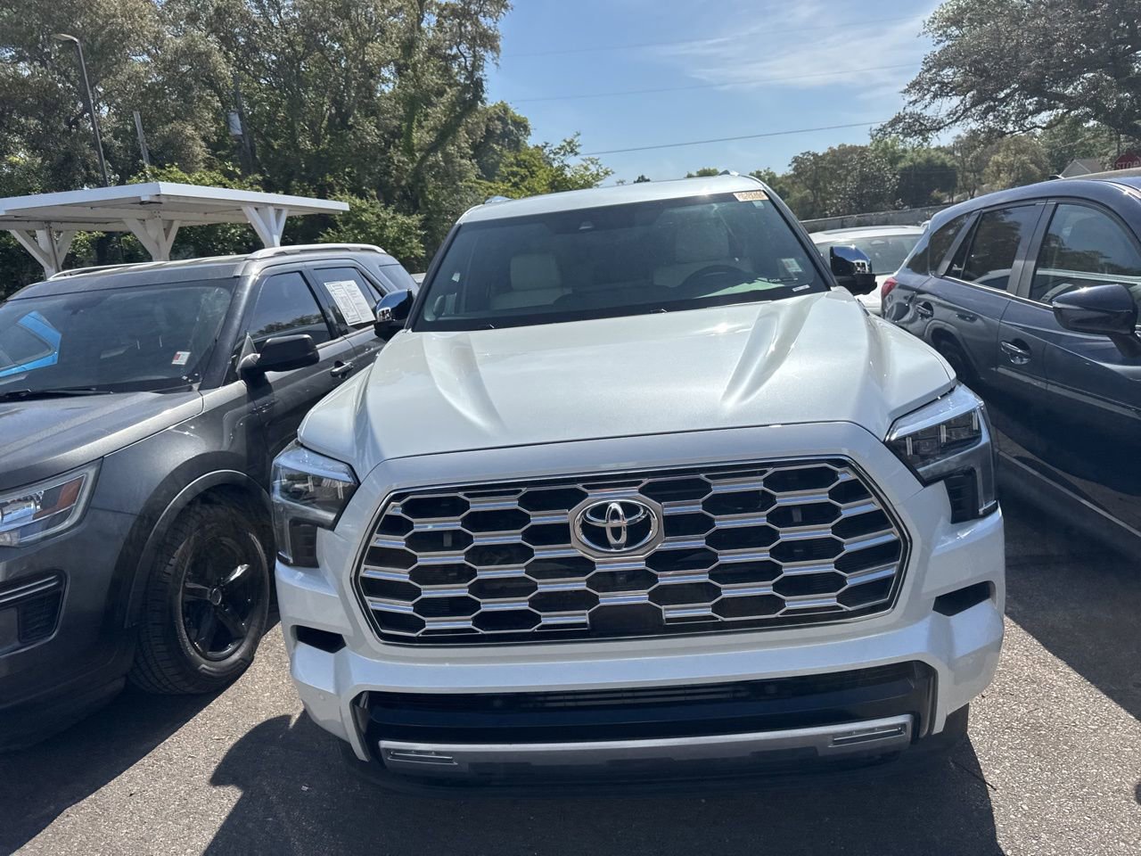 Used 2025 Toyota Sequoia Capstone AWD/4WD image 7