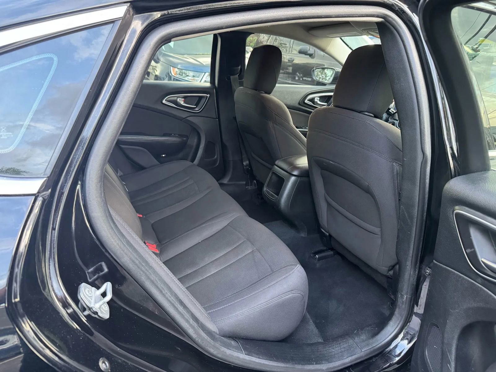 Used 2015 Chrysler 200 Limited image 19