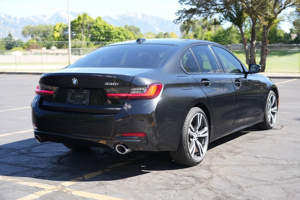 Used 2023 BMW 330i Sedan w/ Premium Package RWD image 1
