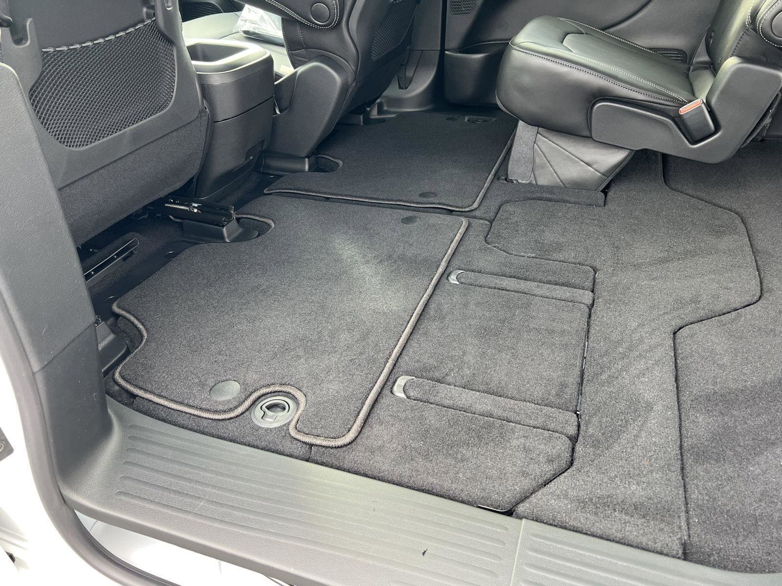 New 2026 Chrysler Pacifica Select image 52