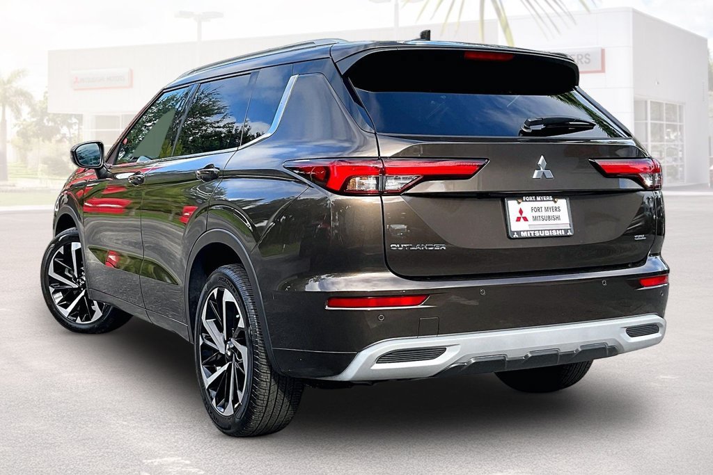 Used 2024 Mitsubishi Outlander SEL FWD image 29