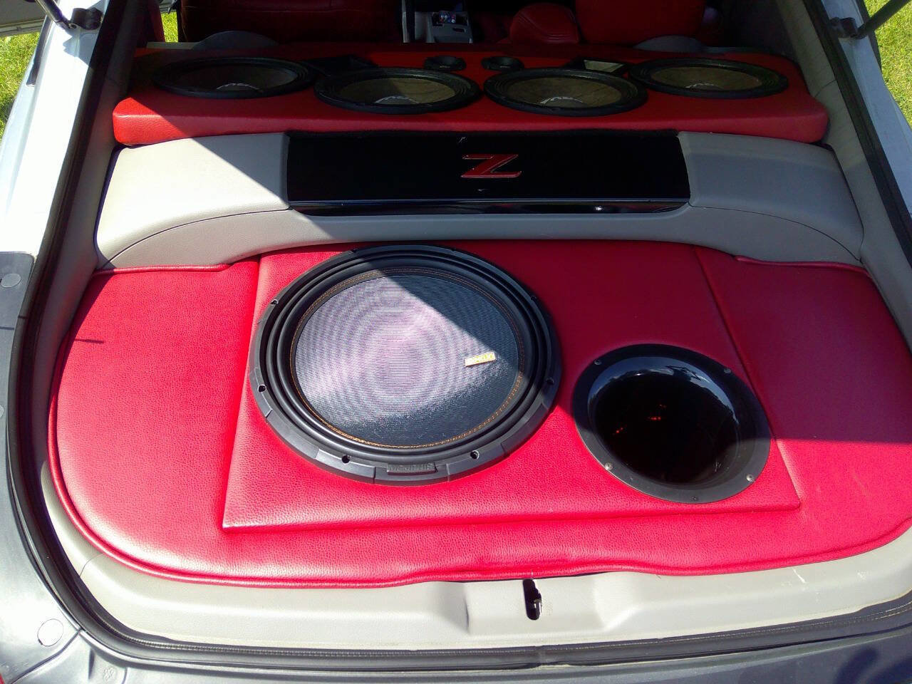 Used 2004 Nissan 350Z Touring w/ Cargo Convenience Pkg image 9