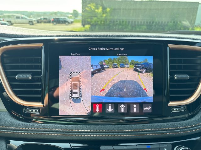 New 2027 Chrysler Pacifica Pinnacle w/ Theater Group AWD/4WD image 18