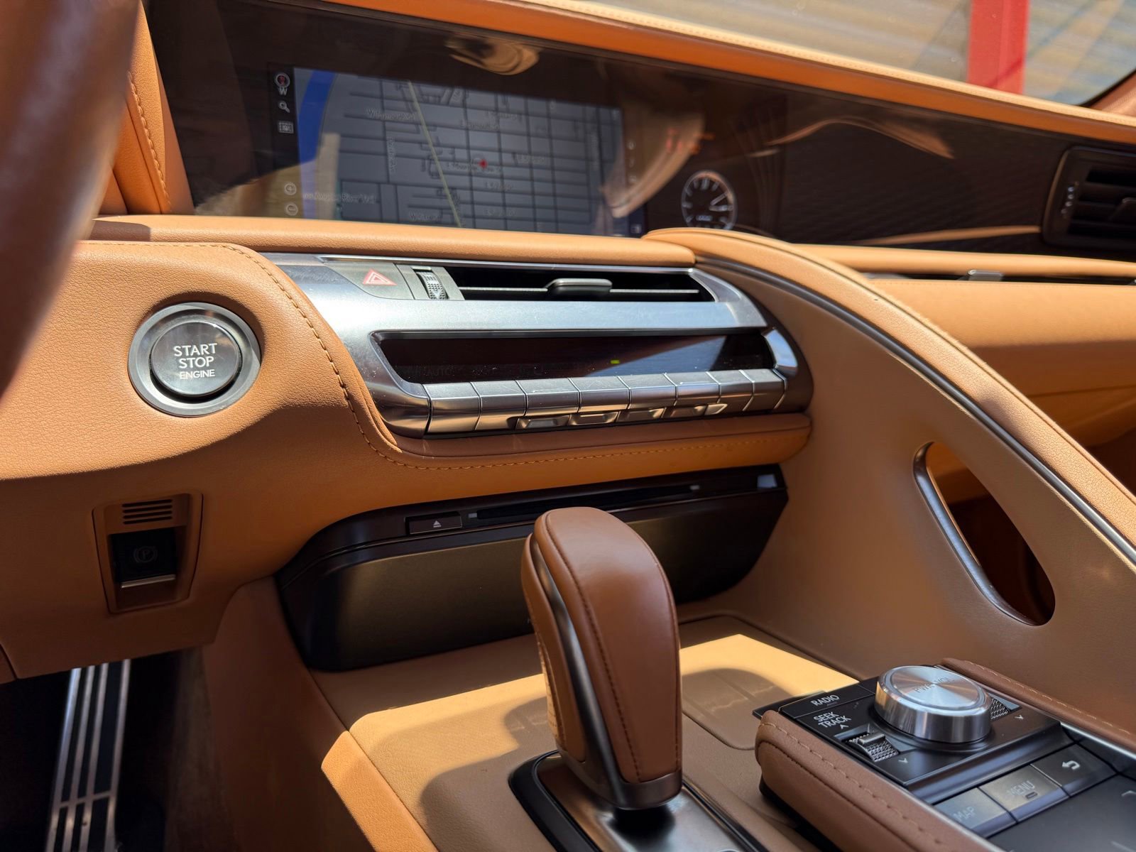 Used 2023 Lexus LC 500 Coupe w/ Dynamic Handling Package RWD image 38