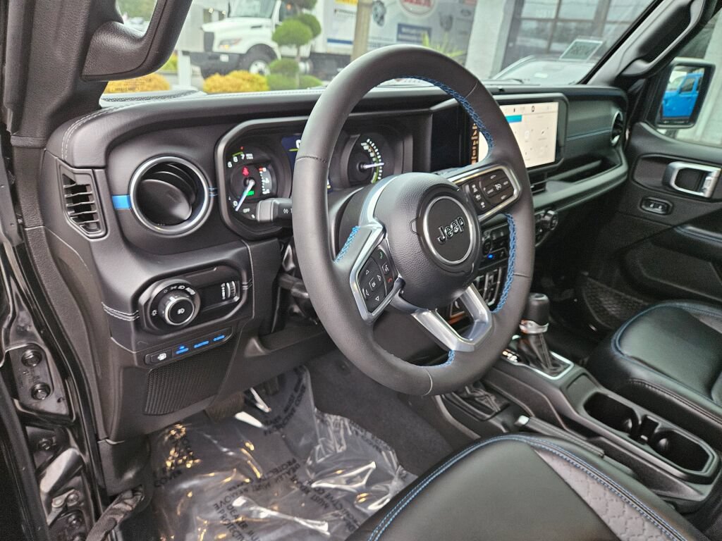Used 2024 Jeep Wrangler High Altitude AWD/4WD image 18