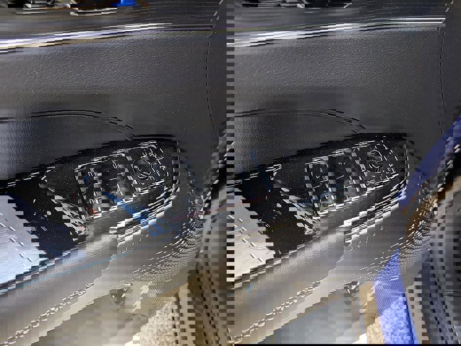 New 2026 Cadillac Lyriq Sport image 13