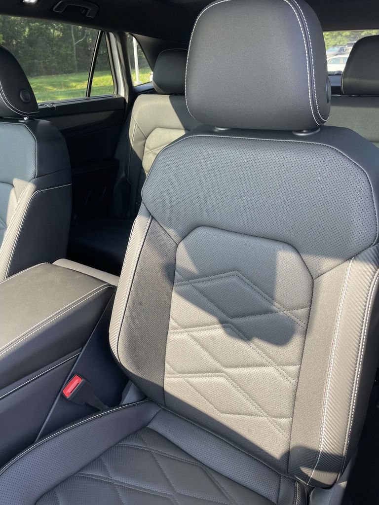 New 2026 Volkswagen Atlas Cross Sport SE FWD image 20