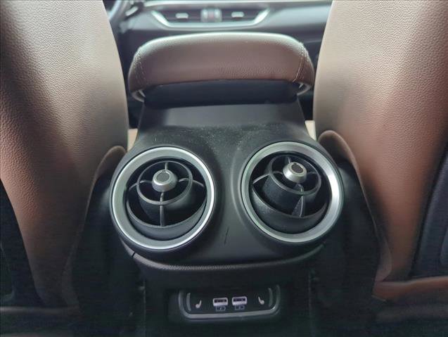 Used 2022 Alfa Romeo Stelvio Ti image 20