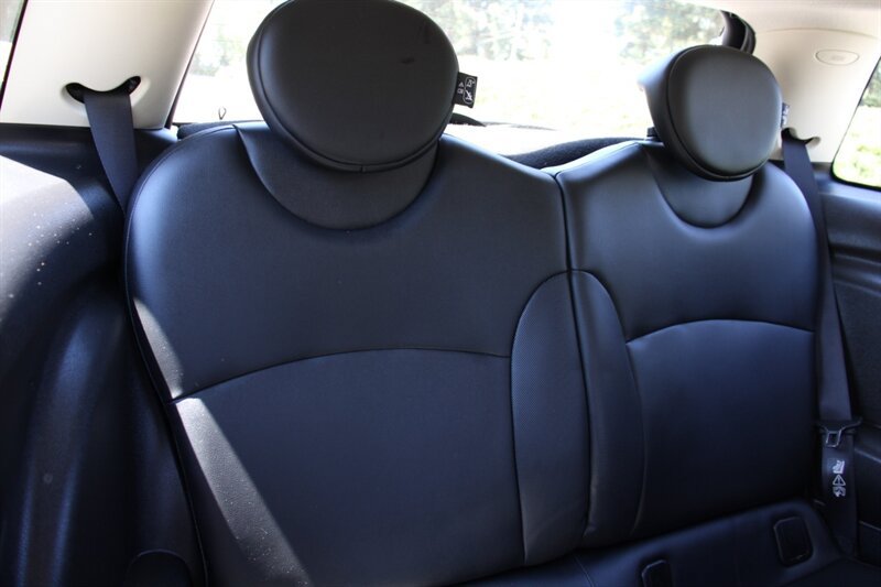 Used 2011 MINI Cooper Hardtop FWD image 6