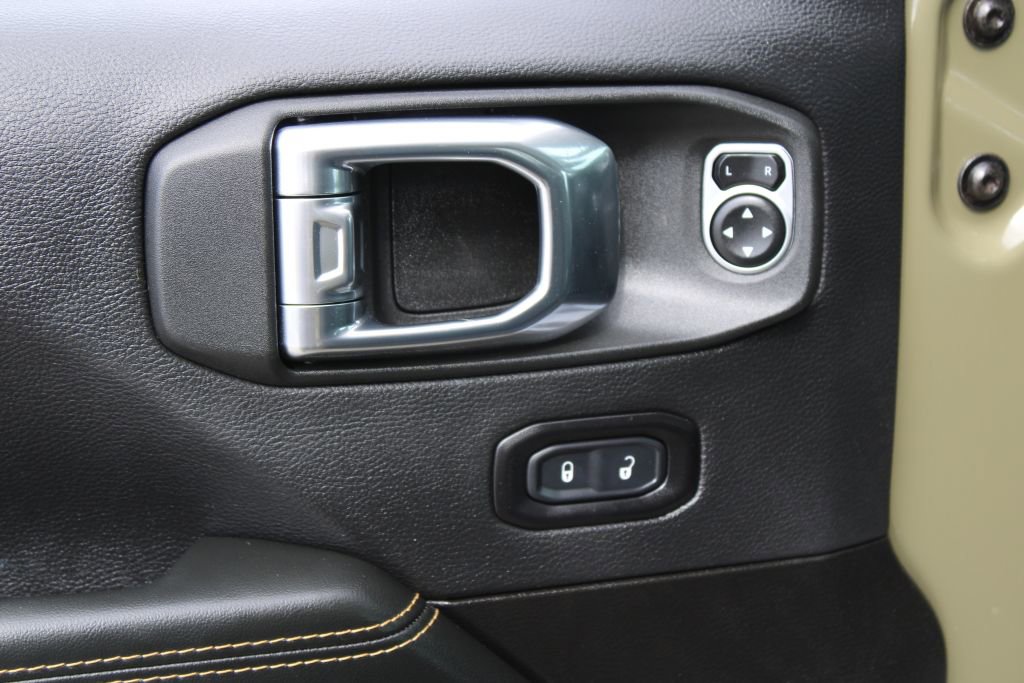 Used 2026 Jeep Wrangler Sahara AWD/4WD image 28