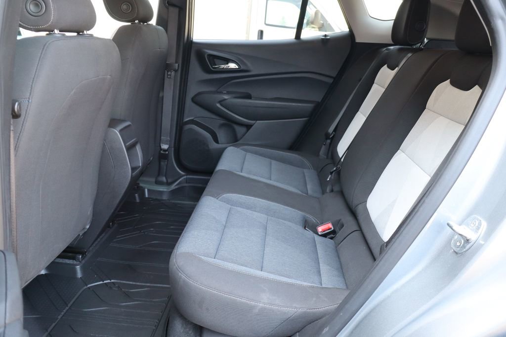 Used 2024 Chevrolet Trax LS w/ LS Convenience Package FWD image 32