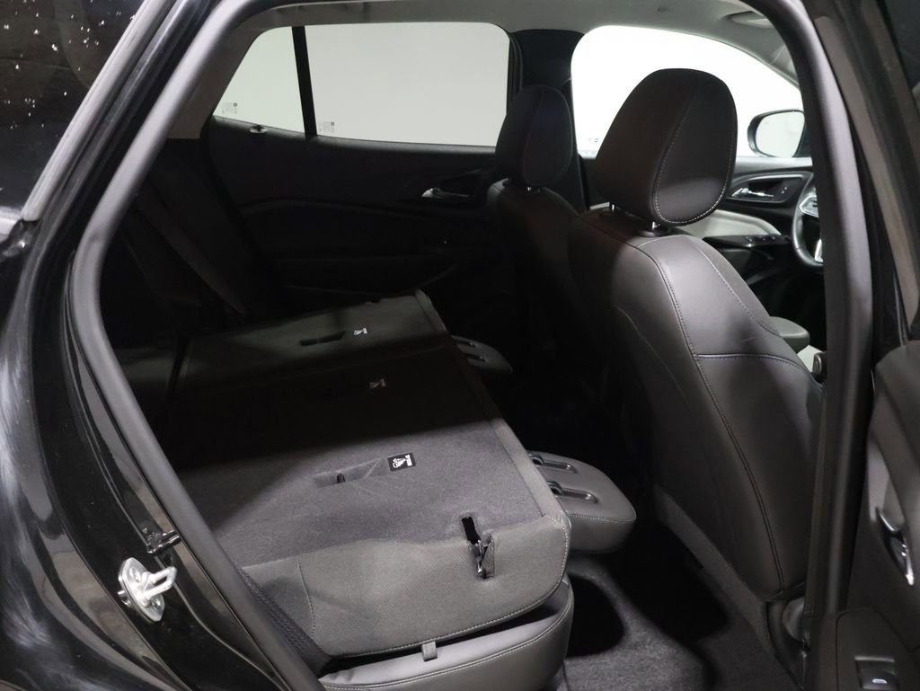 Used 2024 Chevrolet Trax LT w/ Driver Confidence Package FWD image 19