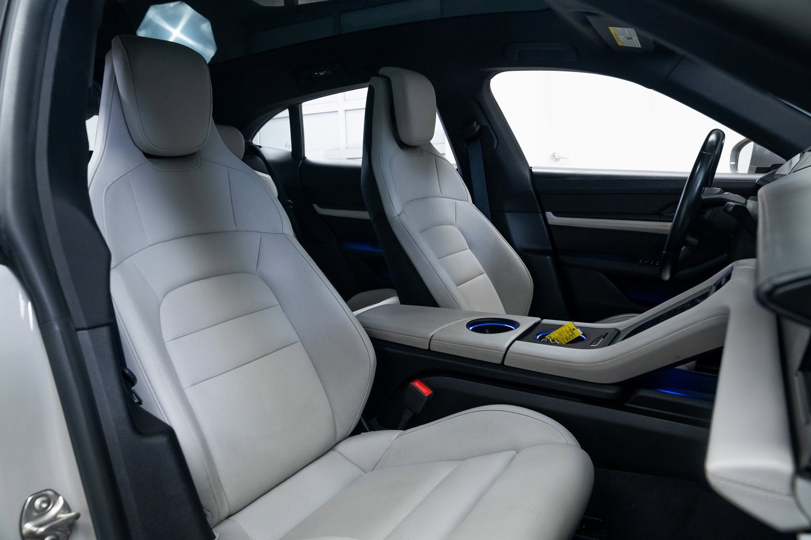 Used 2021 Porsche Taycan 4S w/ Premium Package image 24