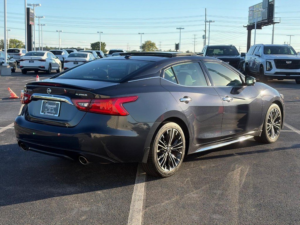 Used 2016 Nissan Maxima Platinum w/ Interior Lighting Package FWD image 3