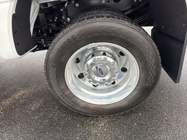 New 2026 Ford F450 Lariat w/ Lariat Premium Package image 32