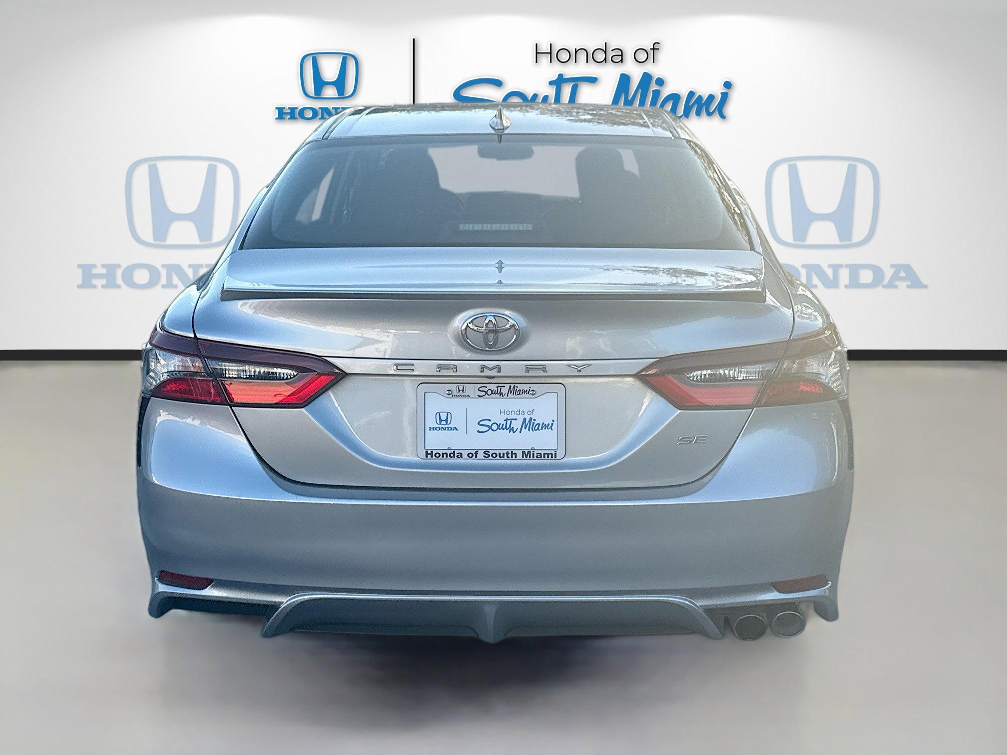 Used 2024 Toyota Camry SE w/ Convenience Package image 6