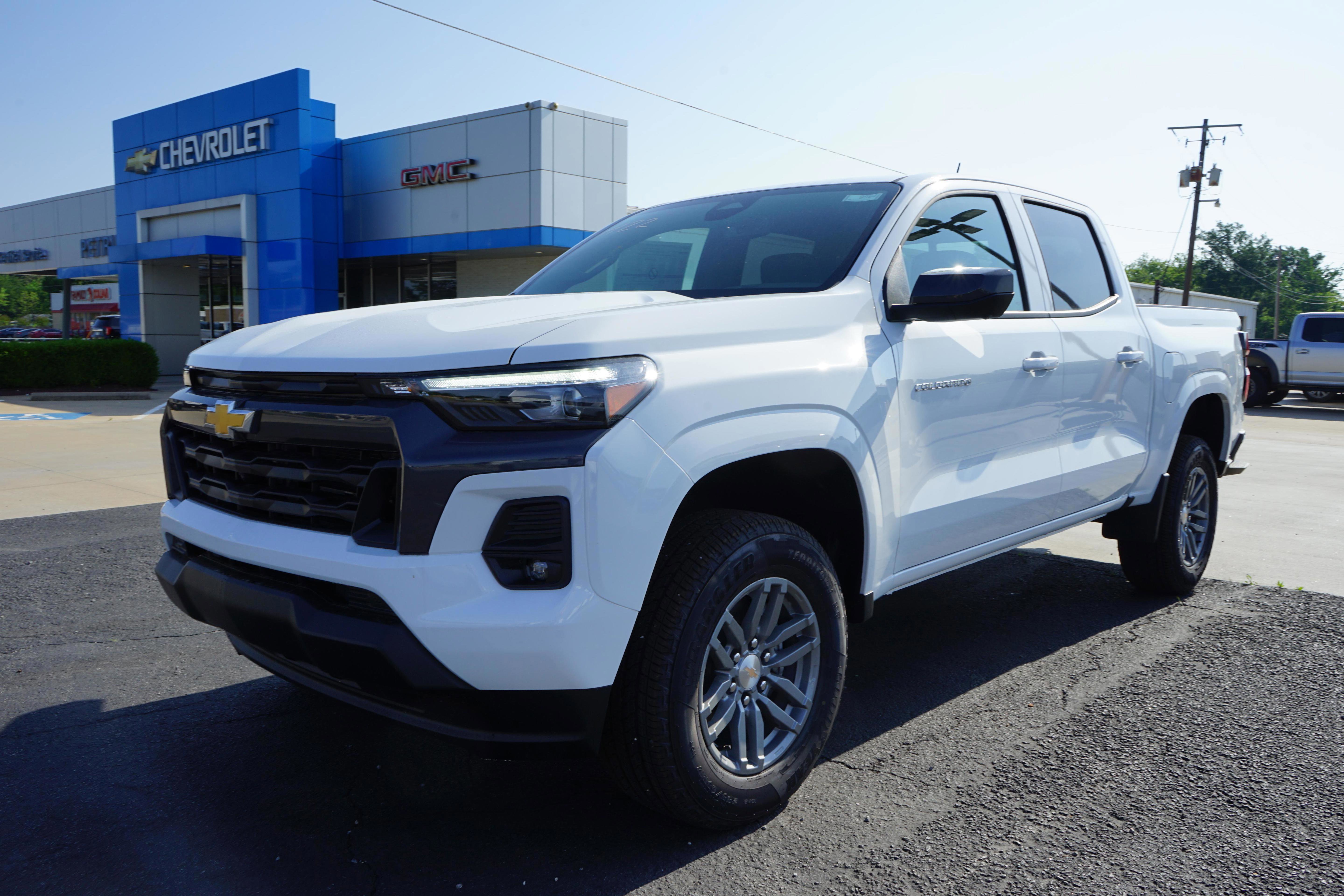 New 2025 Chevrolet Colorado LT w/ LT Convenience Package
