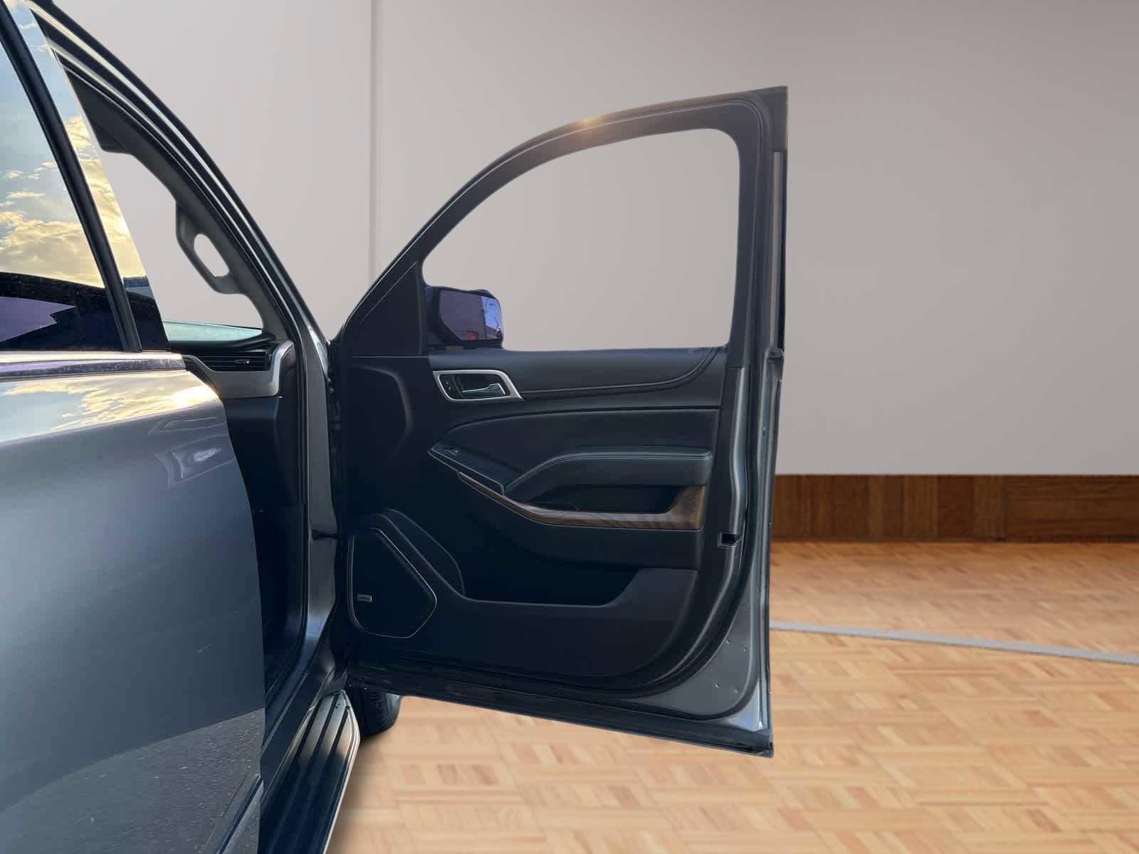 Used 2019 GMC Yukon Denali RWD image 16