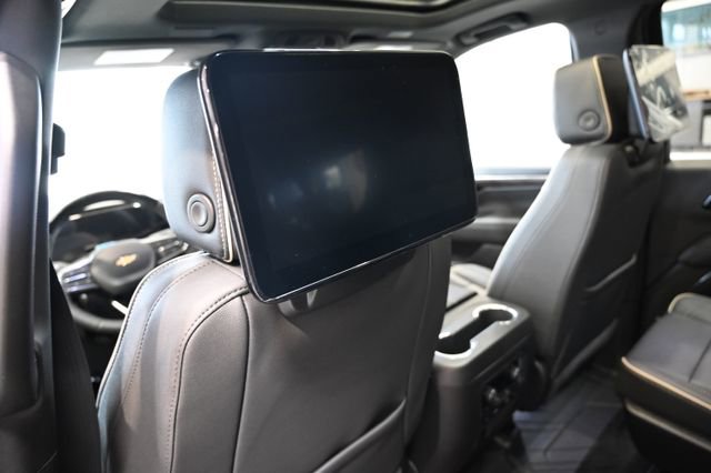 New 2026 Chevrolet Suburban Premier AWD/4WD image 22