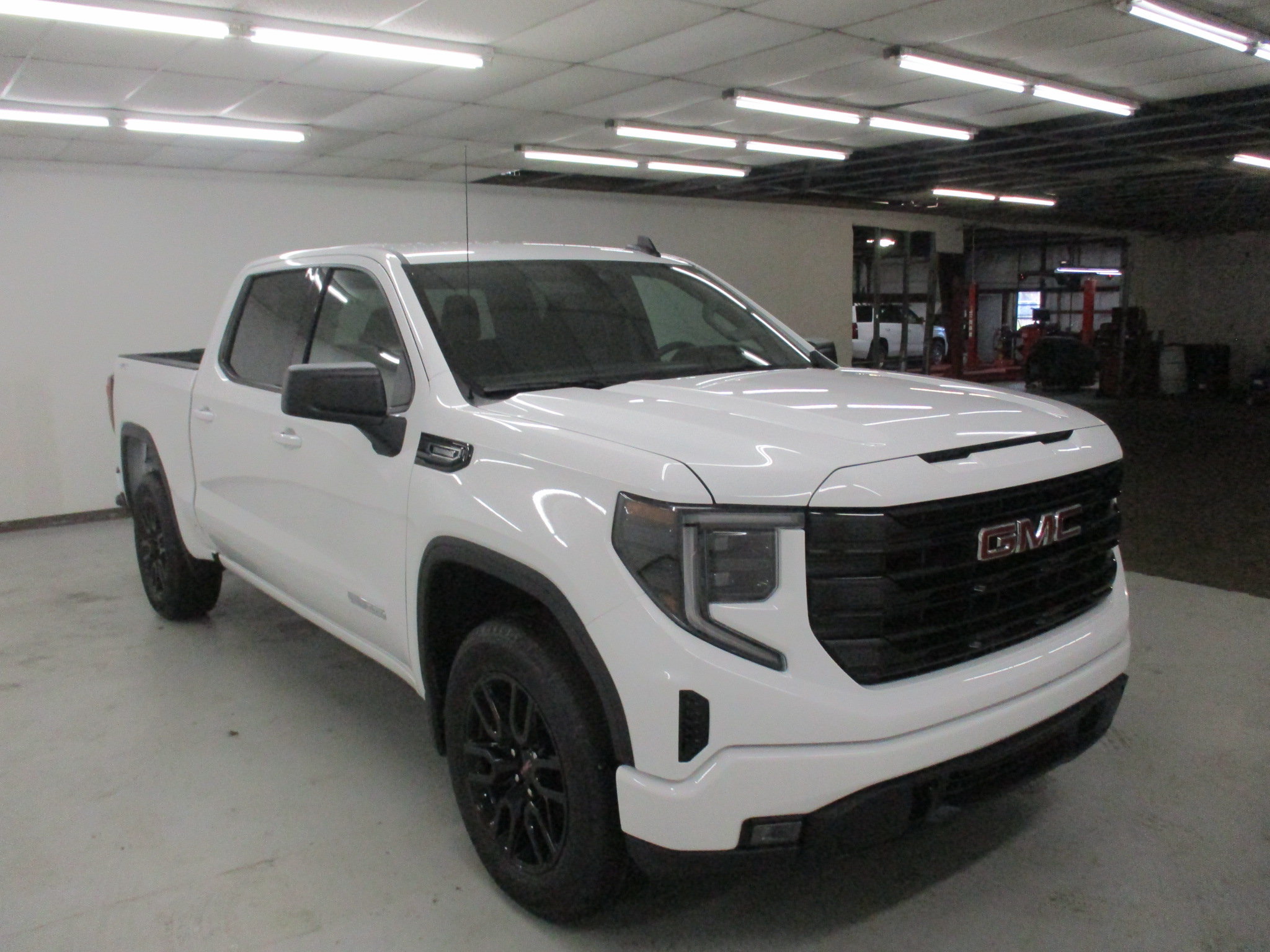 New 2026 GMC Sierra 1500 Elevation AWD/4WD image 1