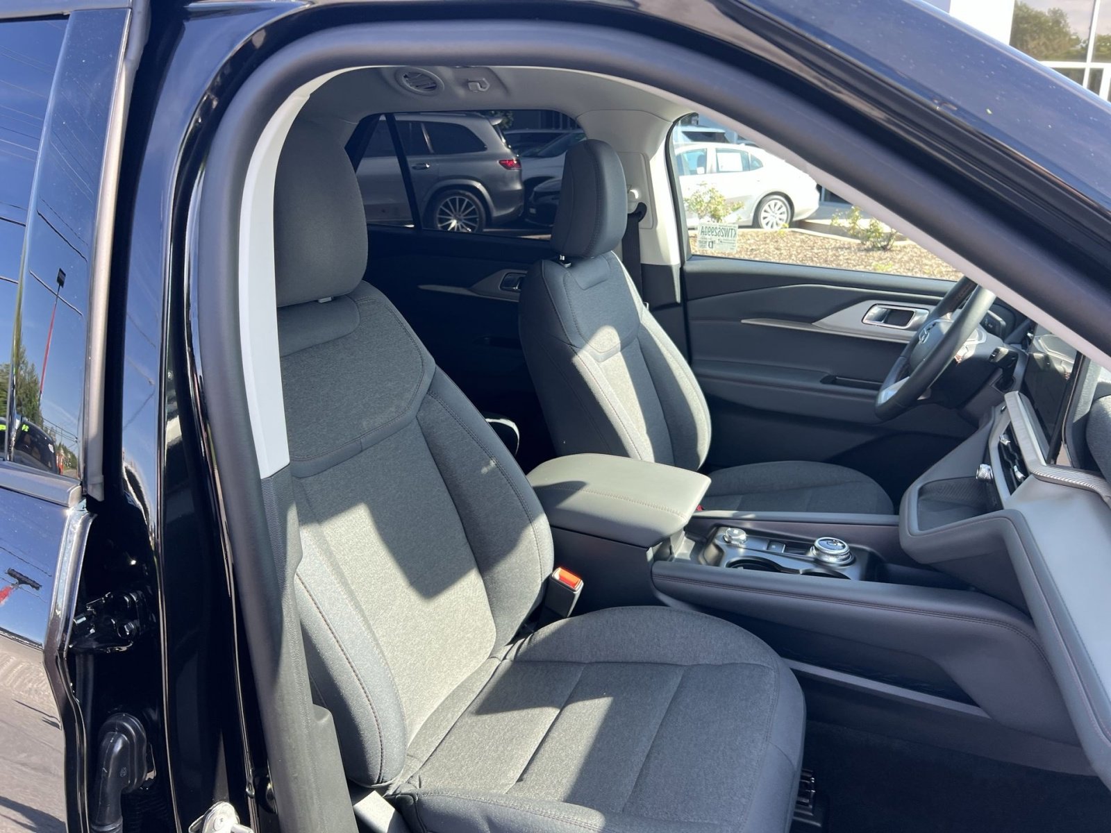 Used 2026 Ford Explorer Active AWD/4WD image 27