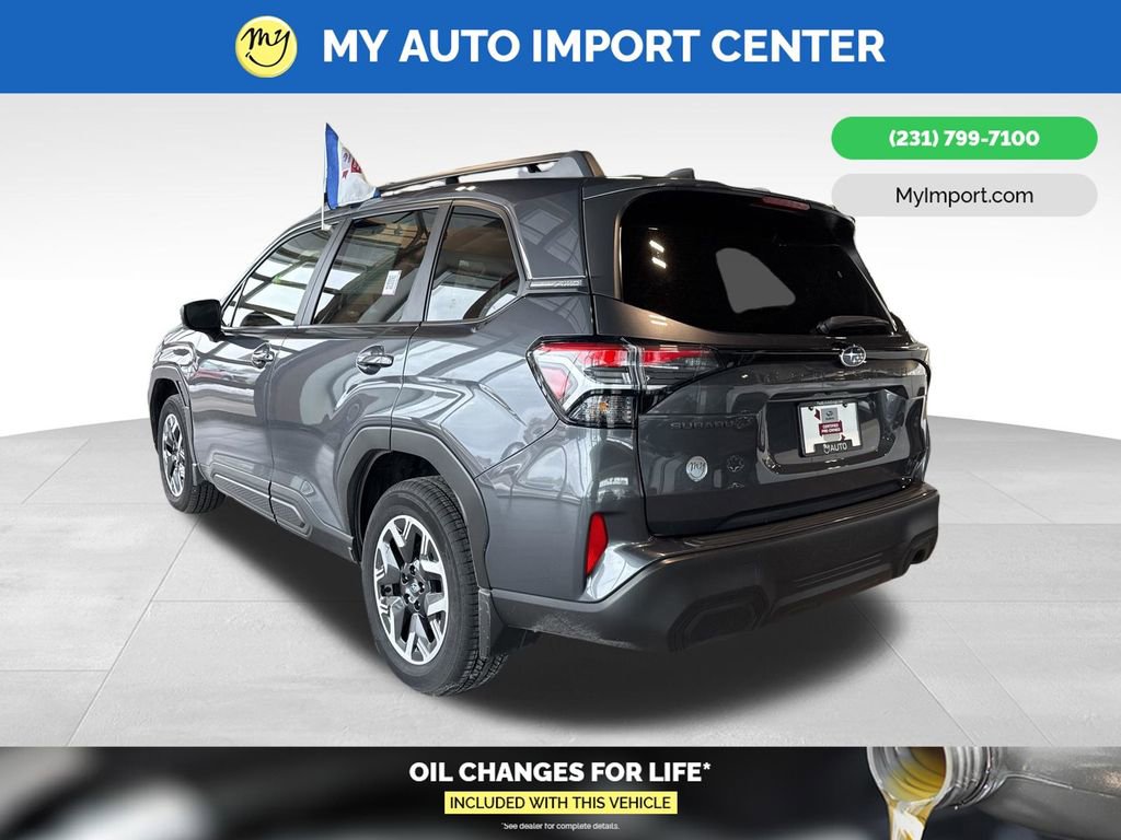 Used 2025 Subaru Forester Premium AWD/4WD image 5