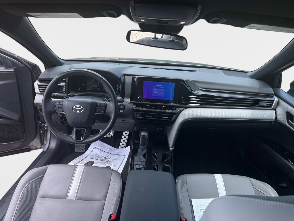 Used 2025 Toyota Camry SE FWD image 14