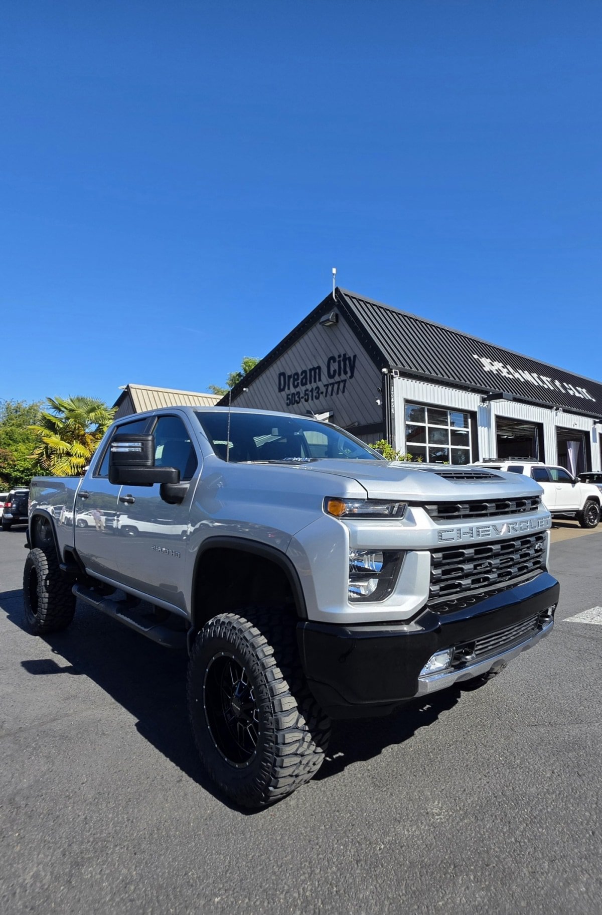 Used 2022 Chevrolet Silverado 2500 Custom w/ Custom Value Package AWD/4WD image 3