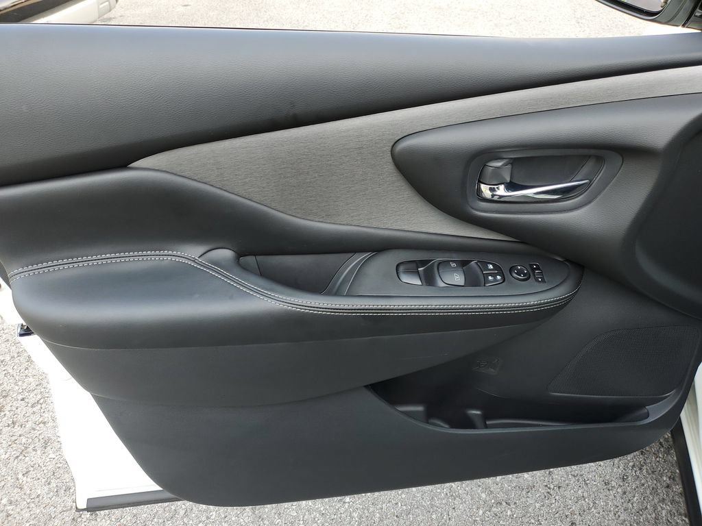 Certified 2024 Nissan Murano SV w/ SV Midnight Edition Package FWD image 17