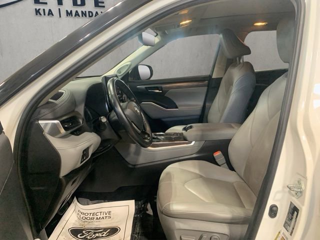 Used 2020 Toyota Highlander Limited image 9