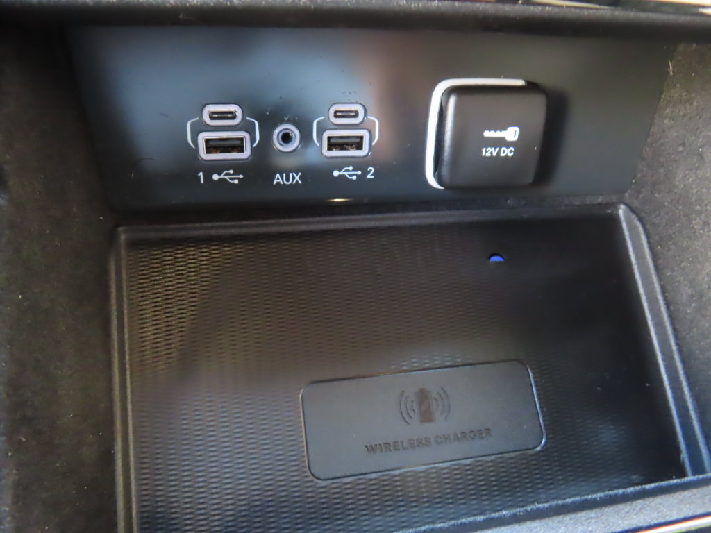 Used 2022 Jeep Grand Cherokee Overland w/ Luxury Tech Group IV AWD/4WD image 13